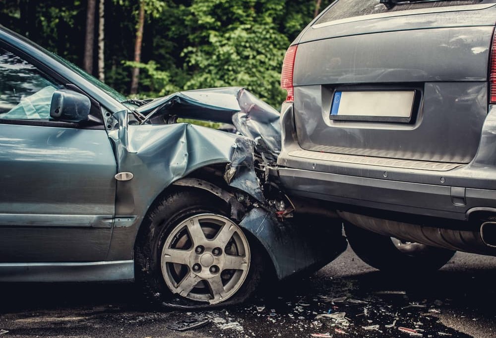 התנגשות מכוניות בתאונת דרכים